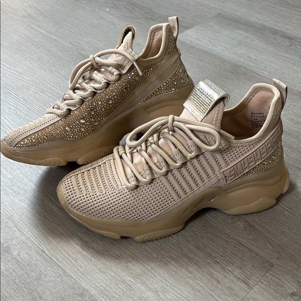 Steve Madden Tan Sneakers Modern Chunky Design
